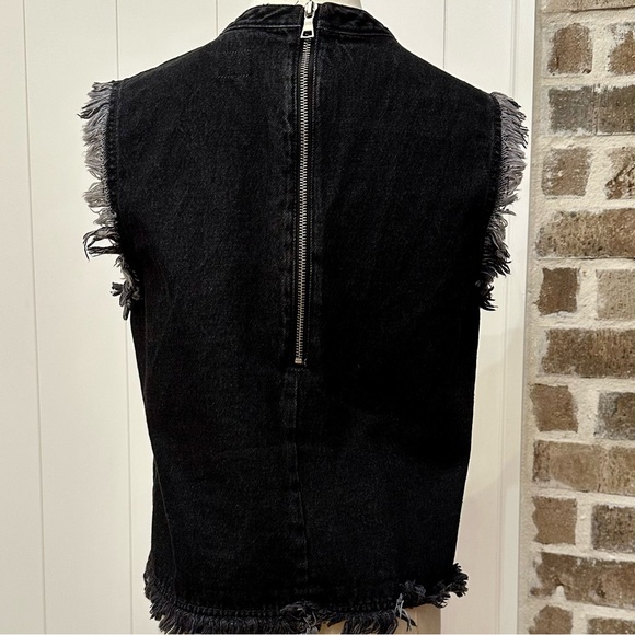 GAP Crop Denim Top with Raw Edge Sleeve, Hem & Zipper Back in Black Wash — S - Picture 4 of 10